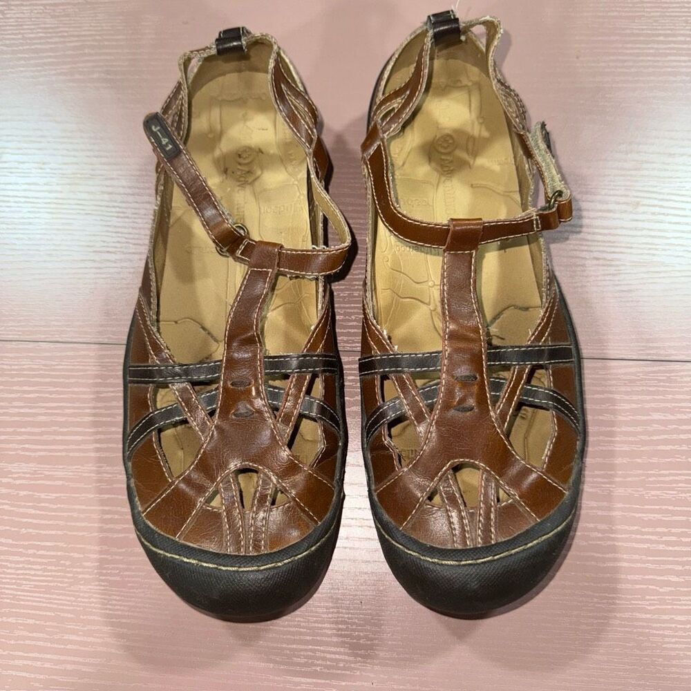 J-41 Jeep Basil Brown Women Size 9